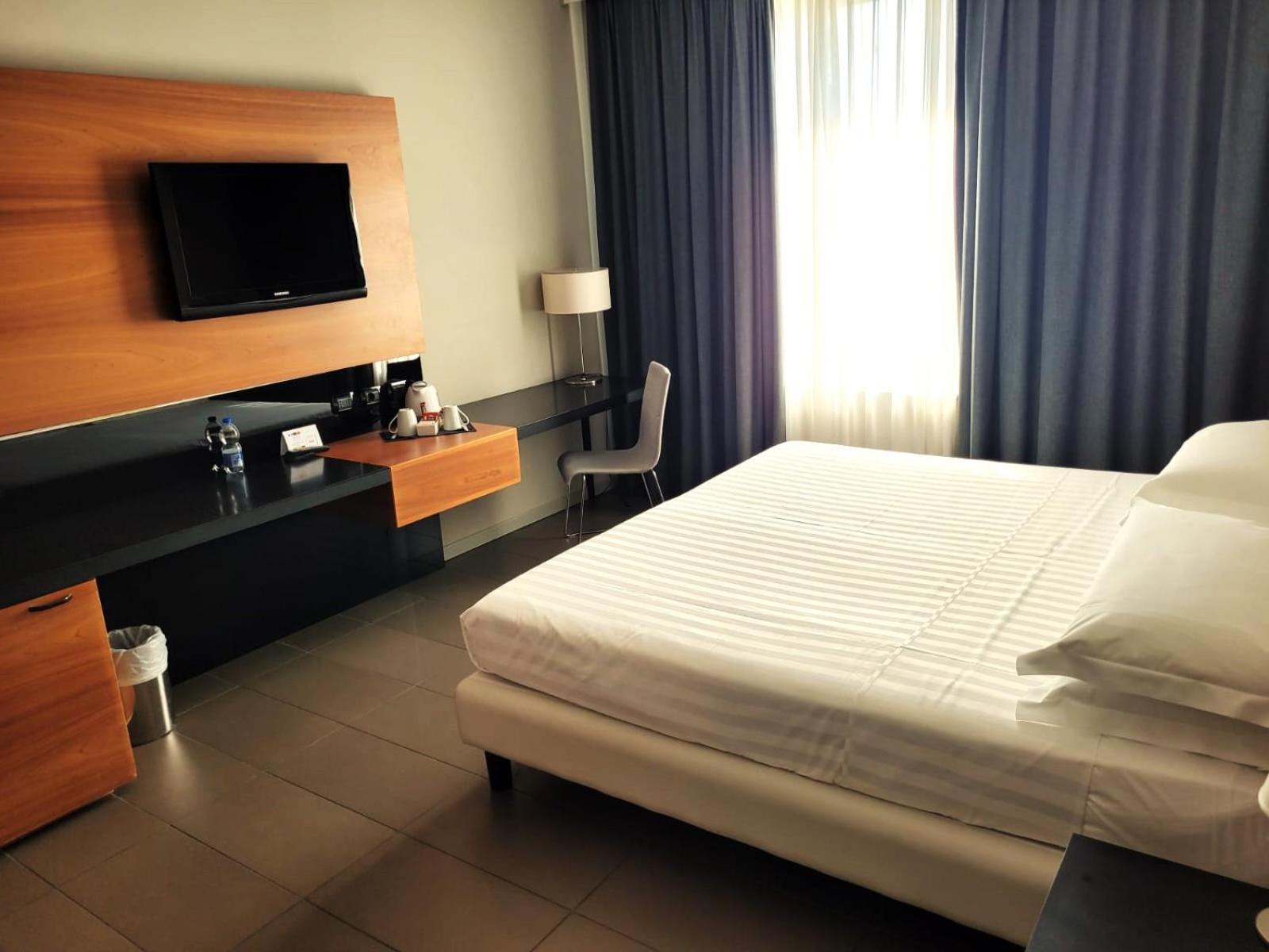 Cosmopolitan Hotel Civitanova Marche Exterior photo